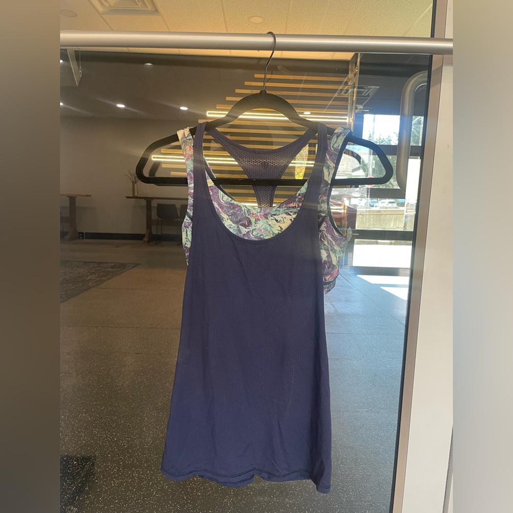 Lululemon size 6 top